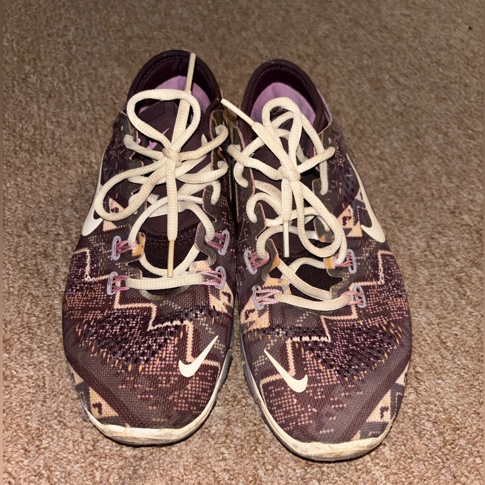 Nike Women's Athletic Shoes - Purple and Cream (Size 7.5, women)